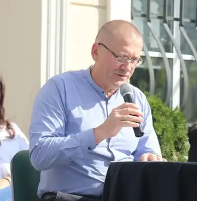 Narodowe Czytanie 2026 w Wiązowie: „Dziady” Mickiewicza przed Ratuszem