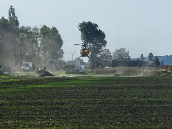Wypadek na ulicy Wrocławskiej w Strzelinie – droga zablokowana, lądował LPR