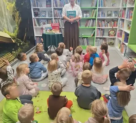 Ogólnopolski Dzień Głośnego Czytania w bibliotece w Gliniance