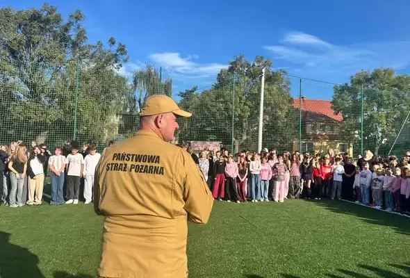 Strzelińscy strażacy ćwiczyli ewakuację szkół