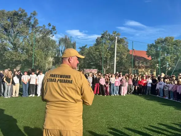 Strzelińscy strażacy ćwiczyli ewakuację szkół