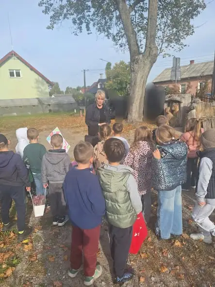 Drzewa mają imiona i potrafią się ostrzegać. Lekcja biblioteczna w Gliniance