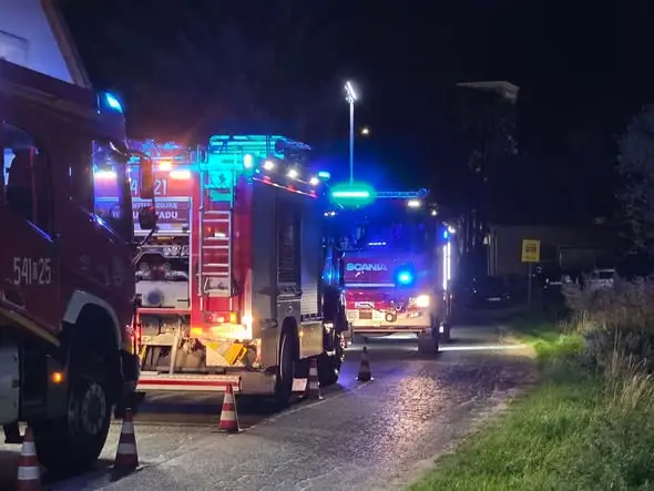 Pożar budynku gospodarczego w Nowolesiu — akcja strażaków