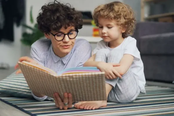 Dzień Głośnego Czytania: co dzieje się w mózgu dziecka, gdy słucha książki?
